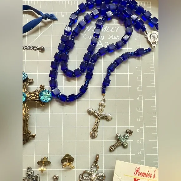 Vintage Christian Cross Jewelry Repurpose Lot - Picture 9 of 17